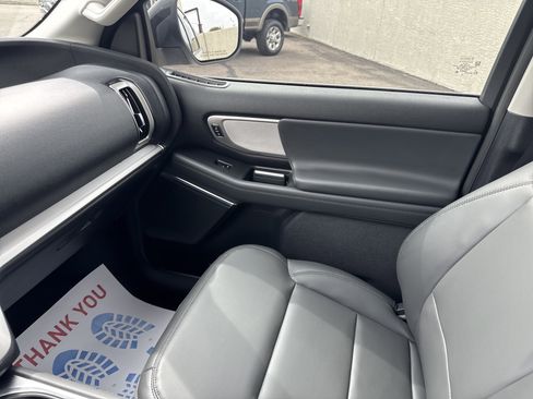 New 2026 Ford Expedition Active image 42