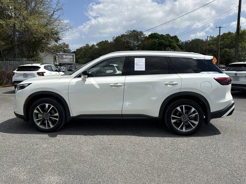 Used 2023 INFINITI QX60 Luxe w/ Cargo Package FWD image 2