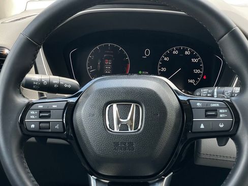 Used 2025 Honda Pilot Touring image 12