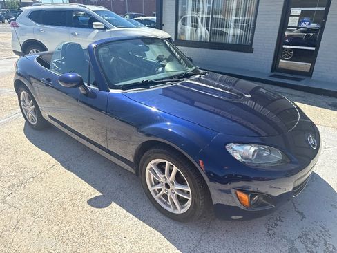 Used 2012 MAZDA MX-5 Miata Sport RWD image 16