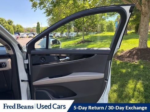 Used 2021 Lincoln Nautilus Reserve w/ Cargo Utility Package AWD/4WD image 16