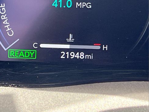 Used 2025 Toyota Camry XSE FWD image 23