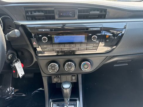 Used 2015 Toyota Corolla L FWD image 18