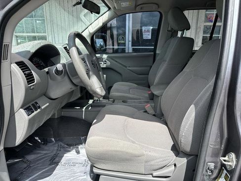 Used 2018 Nissan Frontier SV RWD image 11