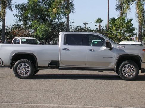 Used 2022 Chevrolet Silverado 2500 High Country image 12