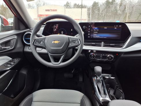 New 2026 Chevrolet Trax LT image 21