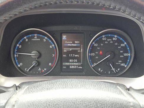 Used 2017 Toyota RAV4 XLE FWD image 3