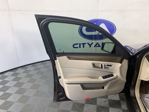 Used 2014 Mercedes-Benz E 350 Luxury image 14