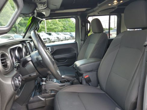 Used 2023 Jeep Wrangler Unlimited Sport AWD/4WD image 5