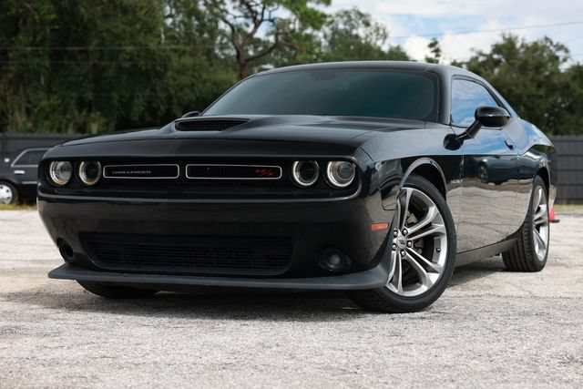 Used 2022 Dodge Challenger R/T RWD image 1