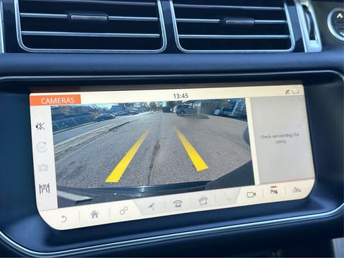 Used 2017 Land Rover Range Rover HSE image 41