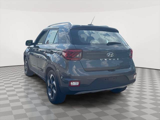 Certified 2026 Hyundai Venue SEL FWD image 4