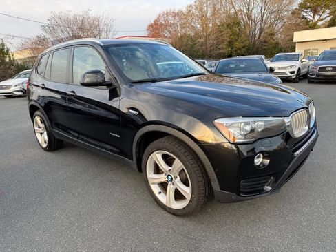 Used 2017 BMW X3 xDrive28i image 3