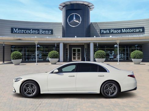 Used 2022 Mercedes-Benz S 580 4MATIC Sedan image 3