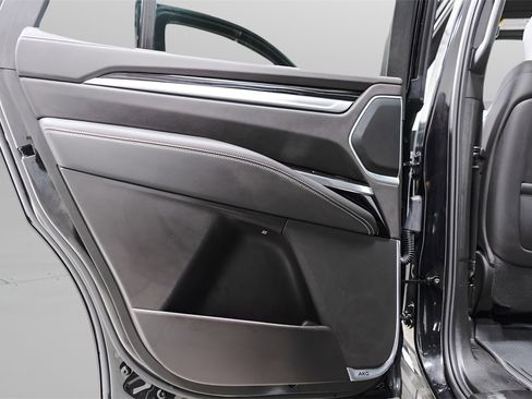 Used 2025 Cadillac Escalade Sport w/ Touring Package image 30