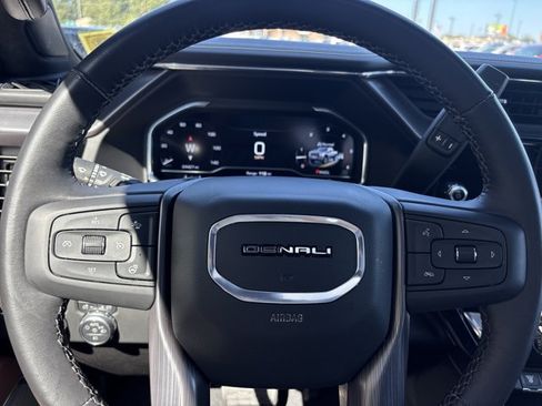 Used 2025 GMC Sierra 3500 Denali Ultimate AWD/4WD image 29
