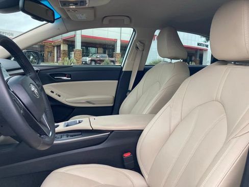 Used 2022 Toyota Avalon XLE FWD image 10