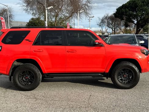 Certified 2024 Toyota 4Runner TRD Off-Road Premium image 2