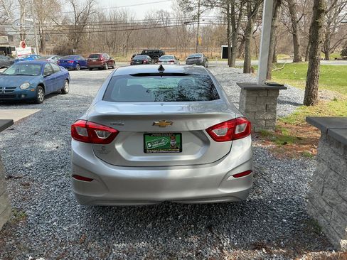 Used 2016 Chevrolet Cruze LS image 4