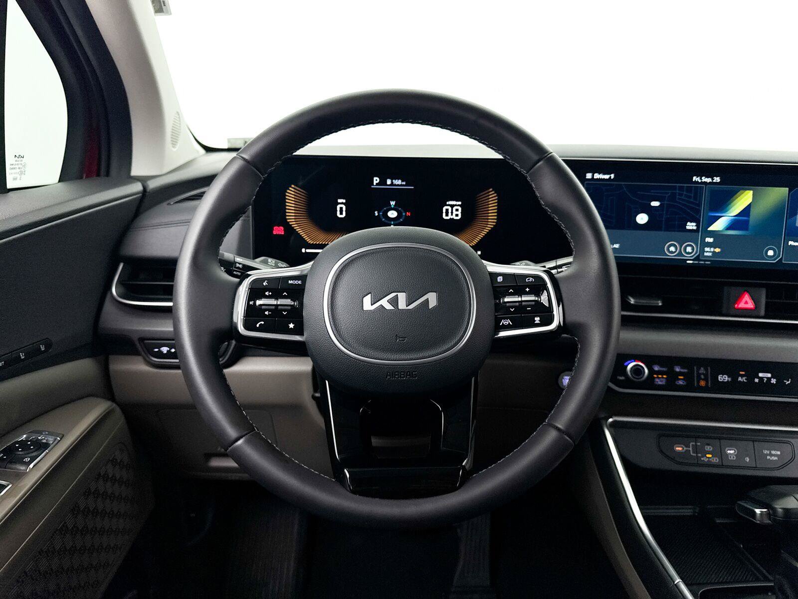 Certified 2026 Kia Carnival EX FWD image 3