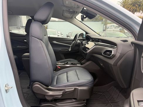 Used 2023 Chevrolet Bolt EUV LT w/ Convenience Package FWD image 34