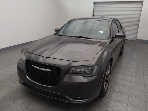 Used 2018 Chrysler 300 S image 15