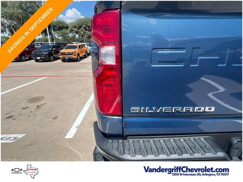 Used 2025 Chevrolet Silverado 2500 Custom w/ Custom Value Package AWD/4WD image 17