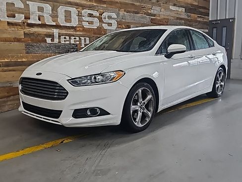 Used 2016 Ford Fusion S w/ Equipment Group 101A image 3