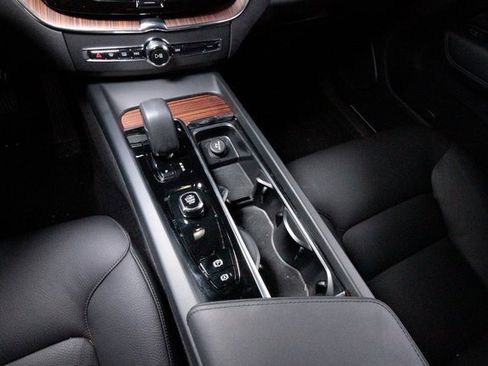 Used 2024 Volvo XC60 T8 Plus w/ Climate Package image 10