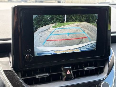 Used 2025 Toyota Corolla LE FWD image 3