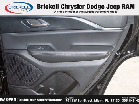 New 2025 Jeep Grand Cherokee Laredo image 12