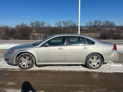 Used 2015 Chevrolet Impala LT image 8