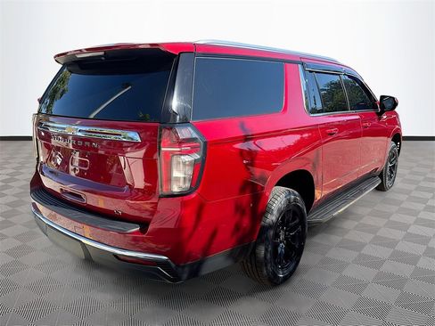 Used 2021 Chevrolet Suburban LT image 8