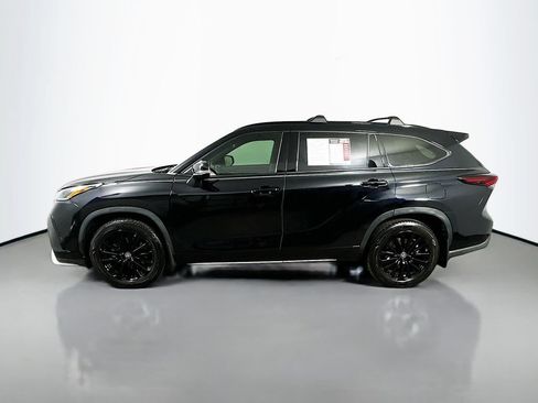 Used 2024 Toyota Highlander XSE FWD image 5