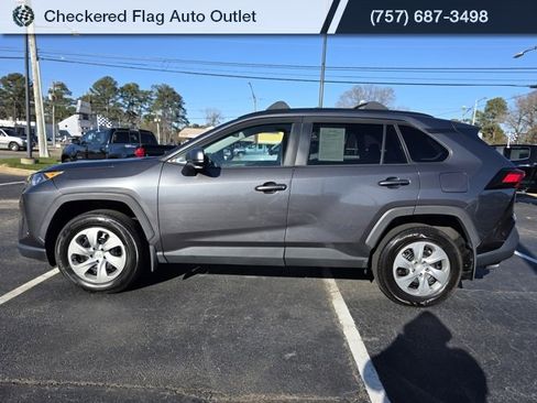 Used 2021 Toyota RAV4 LE image 3