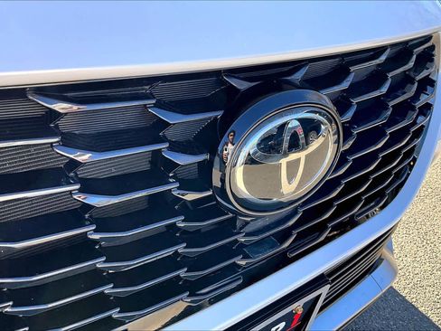 Used 2023 Toyota Highlander XSE AWD/4WD image 29