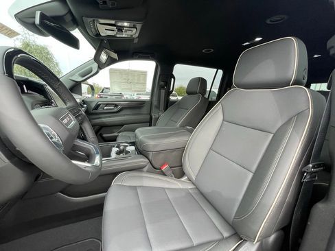 New 2026 GMC Yukon XL Elevation image 19