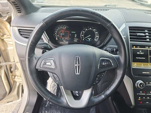Used 2017 Lincoln MKC Premiere FWD image 18