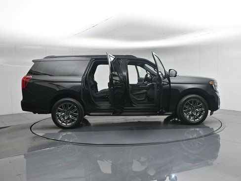 New 2026 Ford Expedition Max Platinum w/ Stealth Appearance Package AWD/4WD image 4