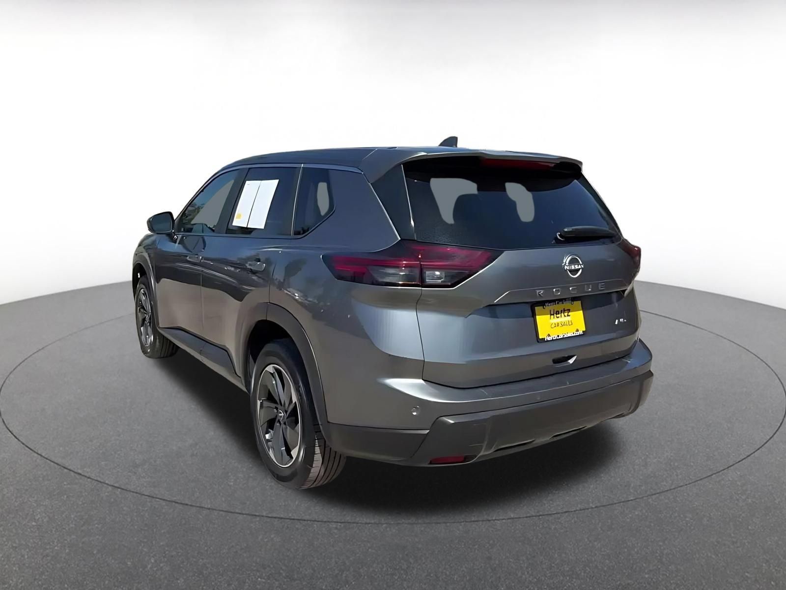 Used 2025 Nissan Rogue SV AWD/4WD image 10