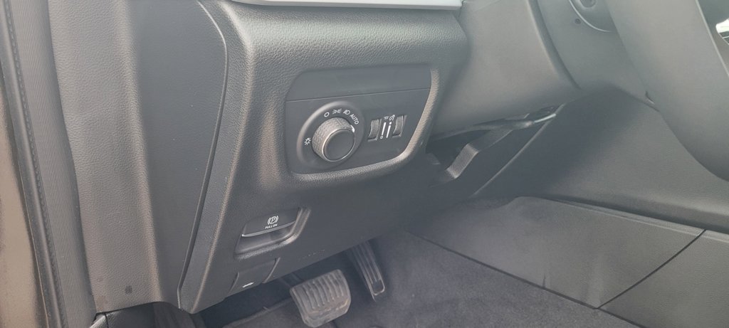 Used 2024 Jeep Grand Cherokee Altitude AWD/4WD image 16