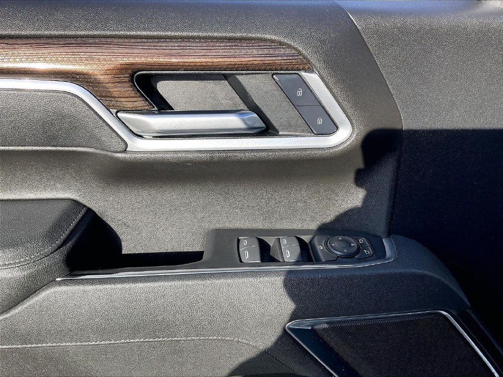 Used 2025 Chevrolet Silverado 1500 LT AWD/4WD image 34
