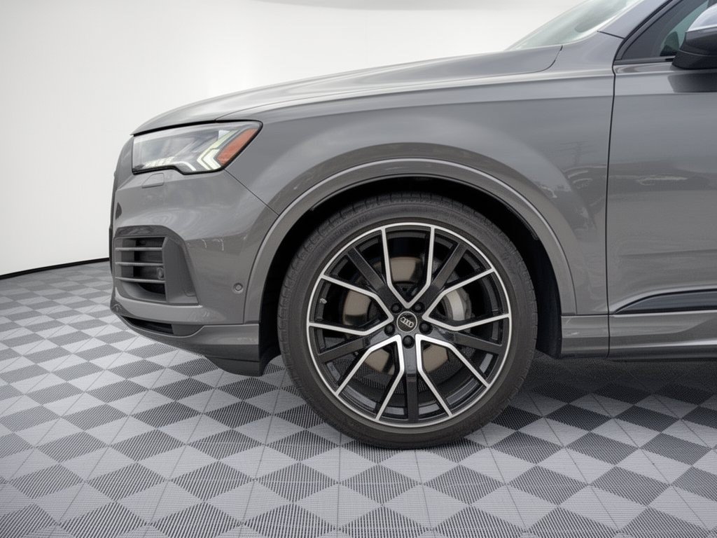 Used 2023 Audi Q7 3.0T Prestige AWD/4WD image 13