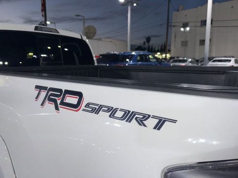 Used 2021 Toyota Tacoma TRD Sport w/ Technology Package image 13