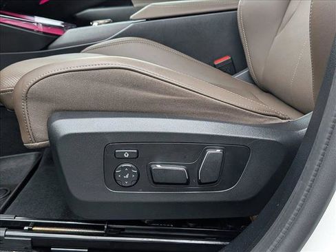 Used 2025 BMW X3 xDrive30i w/ Premium Package image 11