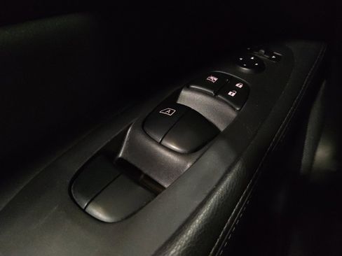 Used 2020 Nissan Pathfinder S FWD image 27