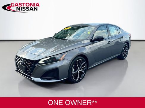 Used 2024 Nissan Altima 2.5 SR FWD image 3