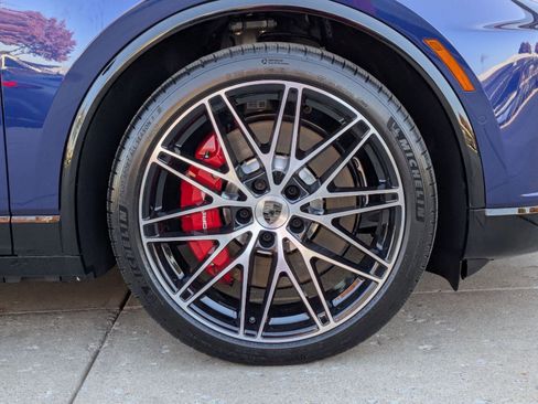 New 2025 Porsche Macan Turbo Electric image 29