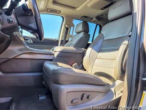 Certified 2020 GMC Yukon Denali w/ Denali Premium Package AWD/4WD image 7