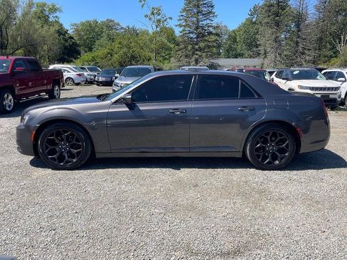 Used 2018 Chrysler 300 S RWD image 8